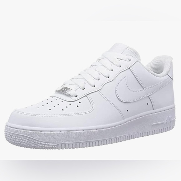 NIKE Sz 10.5 Air Force 1 Leather Low Top Lace Up Rubber Sole Basketball Sneakers - Picture 1 of 12
